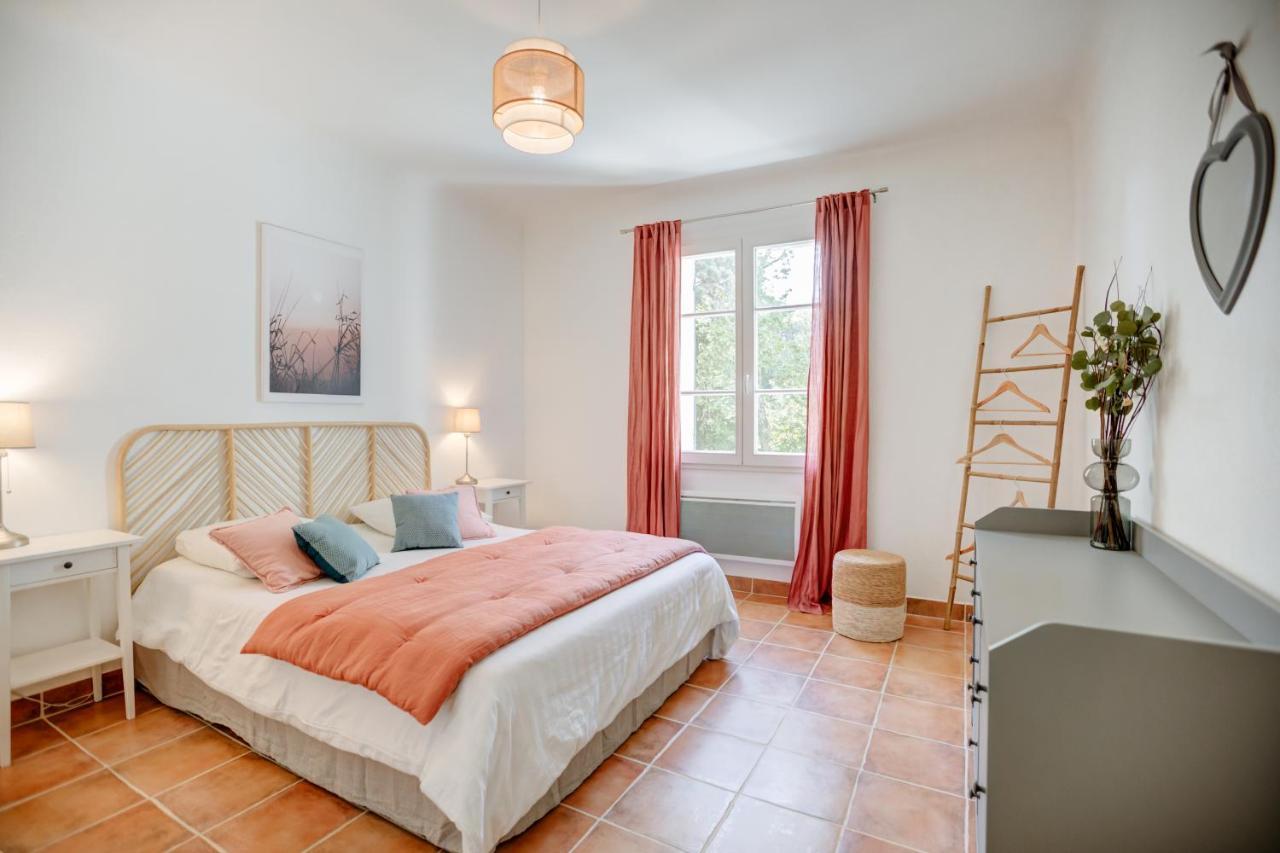 Hotel Le Domaine De L'Osage Pont-Saint-Esprit Zimmer foto